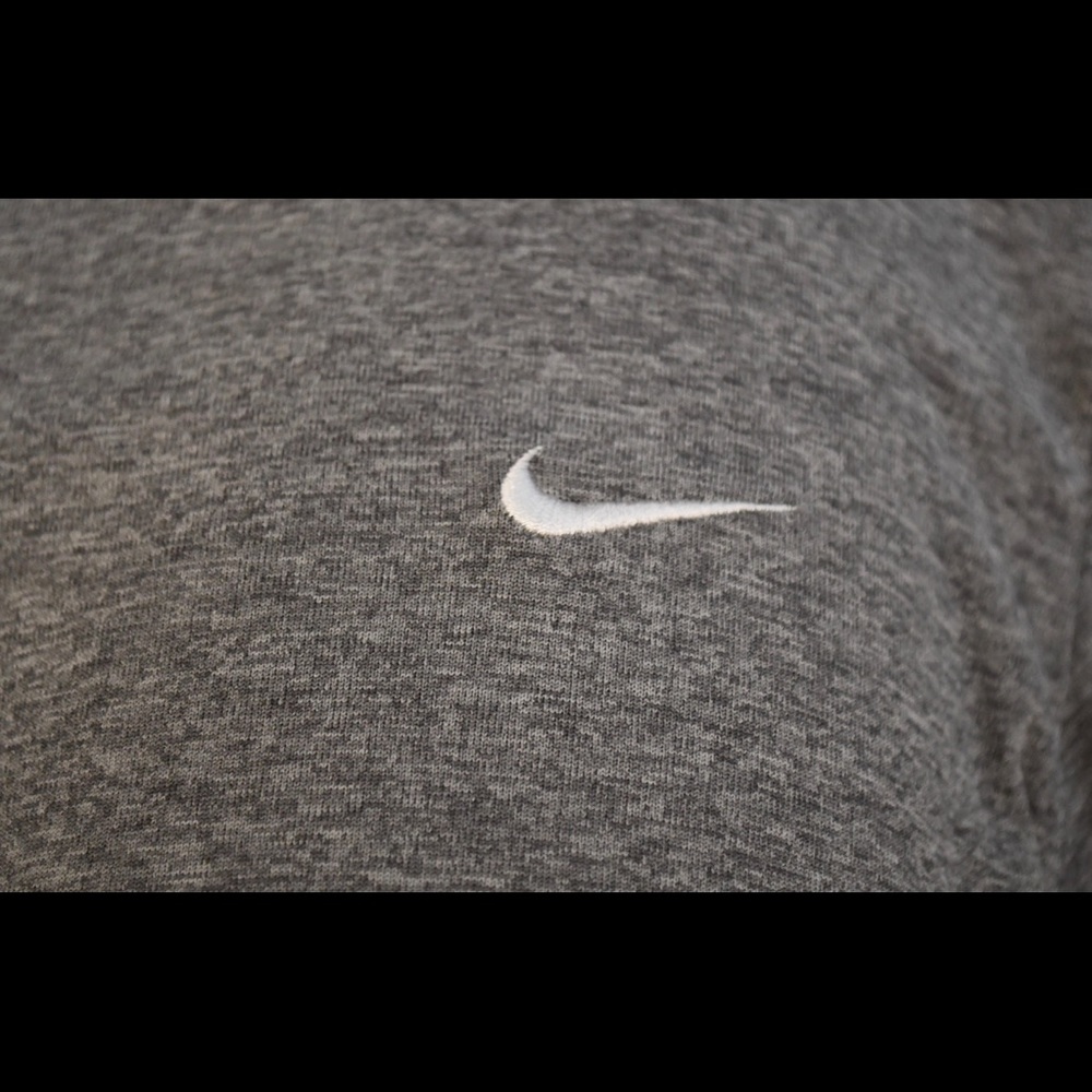Nike top - Picture 2 of 3